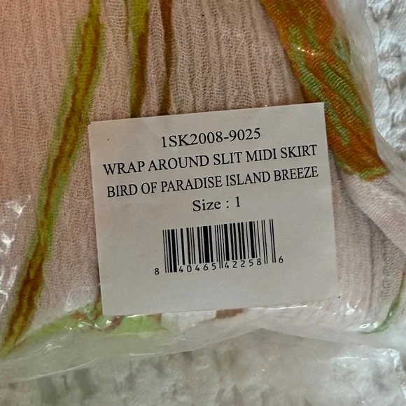 Coniglio Wrap Around Slit Midi in Birds of Paradise Island Breeze - Picture 3 of 4